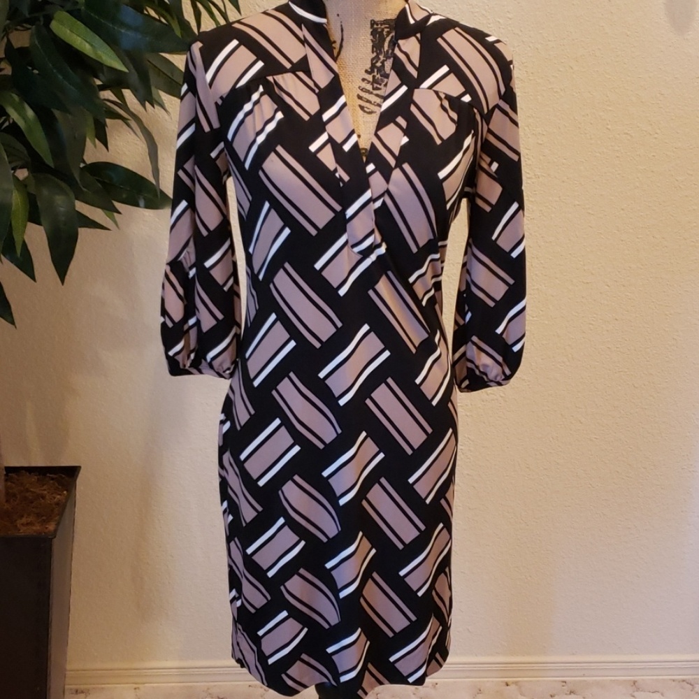 Banana Republic Black, Tan & White V-Neck Dress